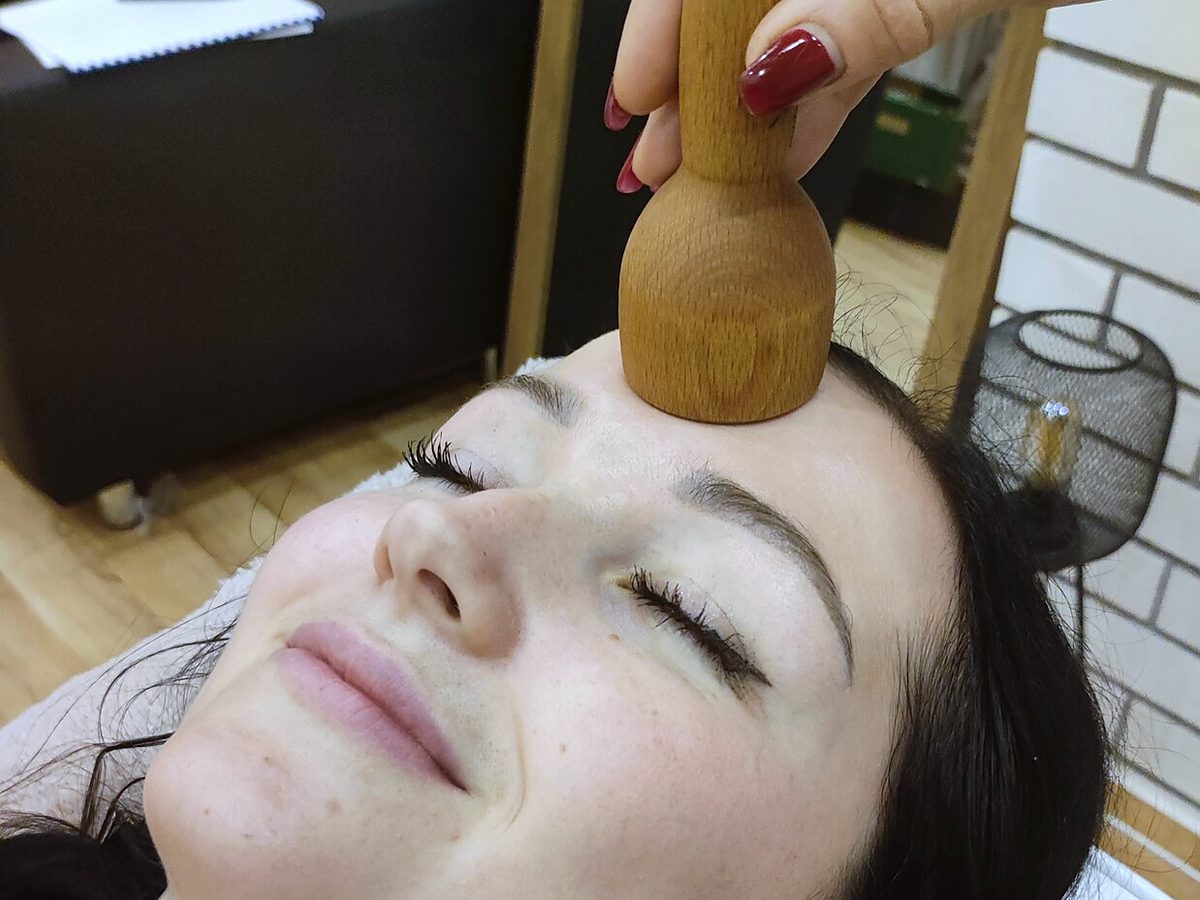Facial maderotherapy